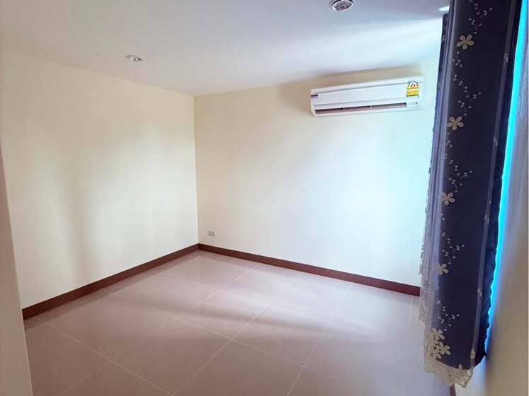 House in Srinakarin 